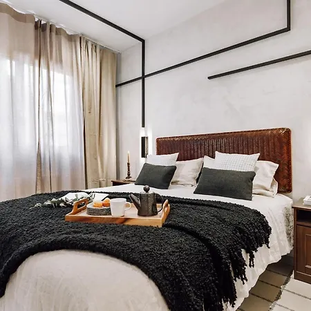 Sabre - 2 Bedrooms And Office In Gracia Apartment